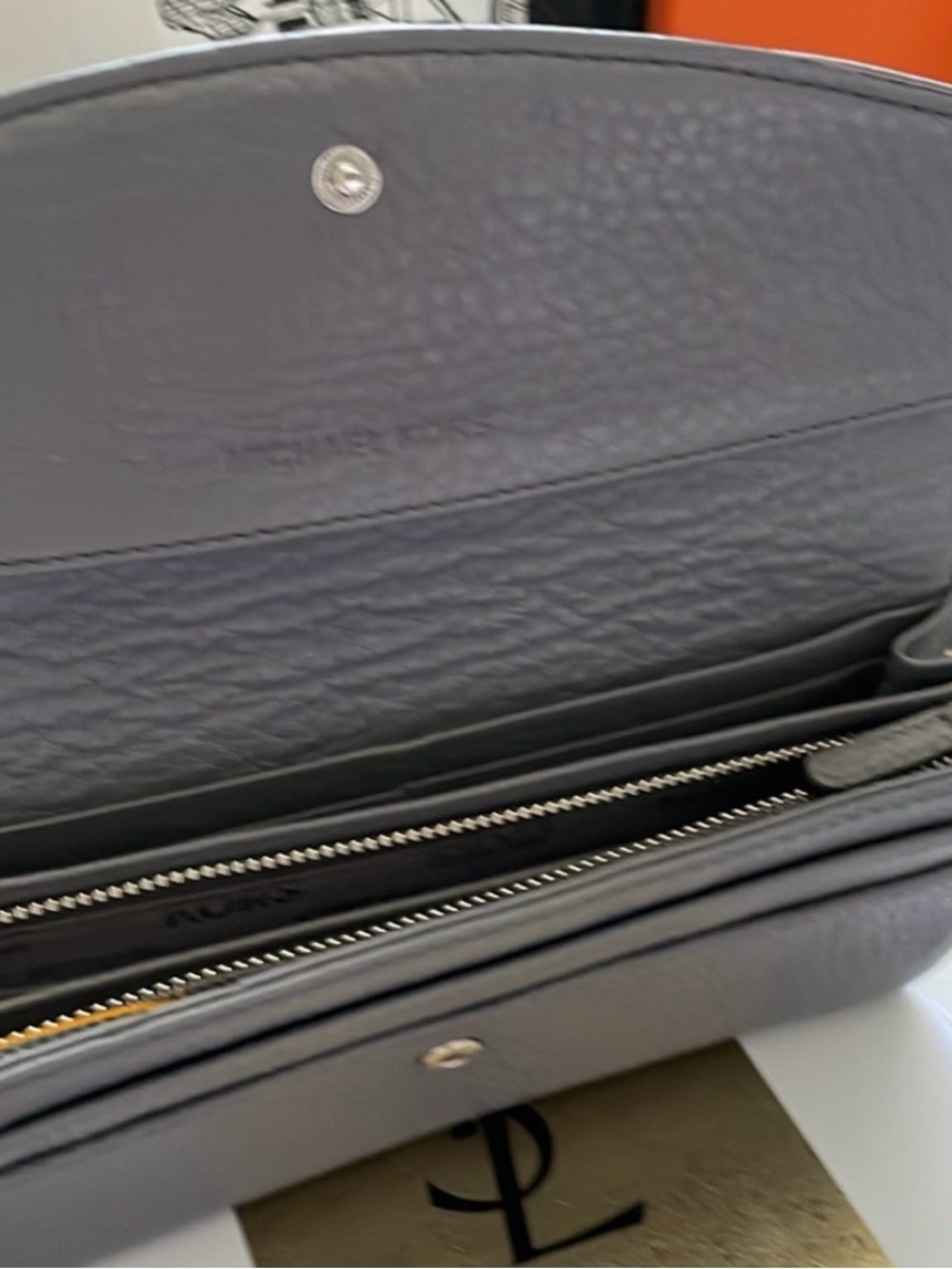 ✨Michael Kors Gray Leather Wallet Classic Design✨Like NEW